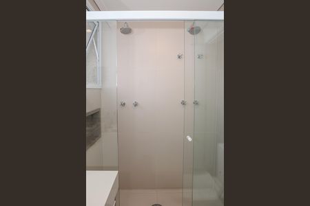Apartamento à venda com 145m², 4 quartos e 3 vagas Apartamento à venda com 145m², 4 quartos e 3 vagasBanheiro da Suíte 1