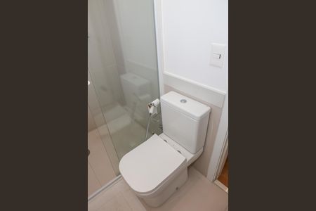 Apartamento à venda com 145m², 4 quartos e 3 vagas Apartamento à venda com 145m², 4 quartos e 3 vagasBanheiro da Suíte 1