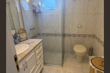 Banheiro  de casa à venda com 4 quartos, 357m² em Vila Madalena, São Paulo