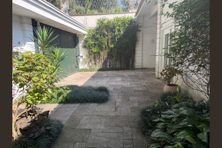 Área externa de casa à venda com 4 quartos, 357m² em Vila Madalena, São Paulo