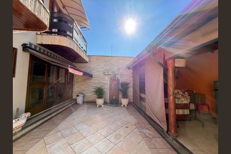 Casa à venda com 422m², 5 quartos e 2 vagas