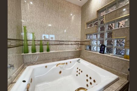 Casa à venda com 422m², 5 quartos e 2 vagas