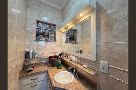 Casa à venda com 422m², 5 quartos e 2 vagas