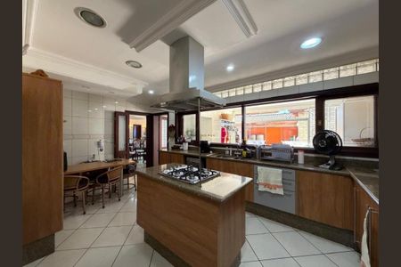 Casa à venda com 5 quartos, 422m² em Jardim Bela Vista, Campinas