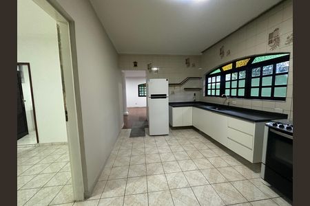 Casa para alugar com 400m², 5 quartos e 5 vagas Casa para alugar com 400m², 5 quartos e 5 vagasCozinha