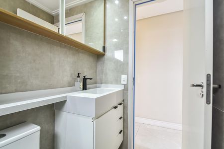 Apartamento para alugar com 66m², 2 quartos e 2 vagasBanheiro da suíte