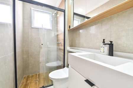 Apartamento para alugar com 66m², 2 quartos e 2 vagasBanheiro da suíte