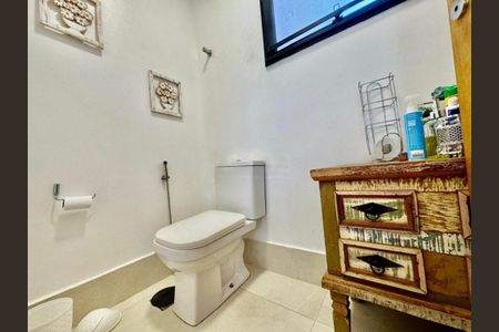 Casa de condomínio à venda com 205m², 3 quartos e 4 vagas