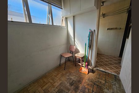 Apartamento à venda com 70m², 2 quartos e 1 vaga Apartamento à venda com 70m², 2 quartos e 1 vagaQuarto de Serviço