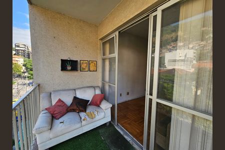 Apartamento à venda com 70m², 2 quartos e 1 vaga Apartamento à venda com 70m², 2 quartos e 1 vagaVaranda