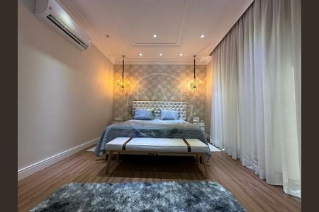 Casa de condomínio à venda com 241m², 4 quartos e 4 vagas