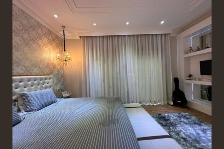 Casa de condomínio à venda com 241m², 4 quartos e 4 vagas