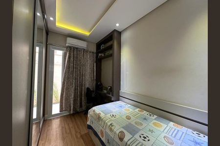 Casa de condomínio à venda com 241m², 4 quartos e 4 vagas