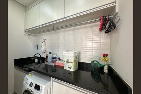 Casa de condomínio à venda com 241m², 4 quartos e 4 vagas