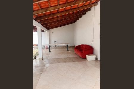 Casa para alugar com 184m², 4 quartos e 2 vagasÁrea externa