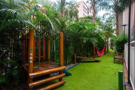 Apartamento à venda com 68m², 2 quartos e 1 vaga Apartamento à venda com 68m², 2 quartos e 1 vagaÁrea comum - Playground