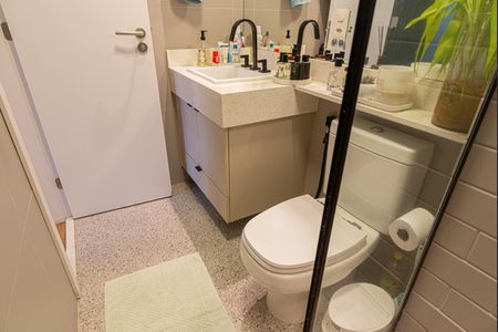 Apartamento à venda com 68m², 2 quartos e 1 vaga Apartamento à venda com 68m², 2 quartos e 1 vagaBanheiro da Suíte
