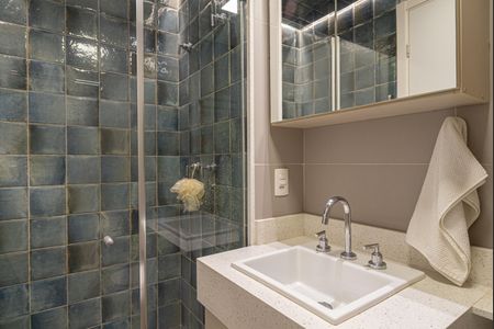 Apartamento à venda com 68m², 2 quartos e 1 vaga Apartamento à venda com 68m², 2 quartos e 1 vagaBanheiro 2