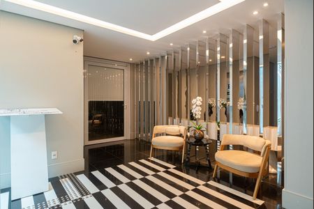 Apartamento à venda com 68m², 2 quartos e 1 vaga Apartamento à venda com 68m², 2 quartos e 1 vagaÁrea comum - Hall Social