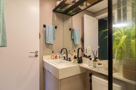 Apartamento à venda com 68m², 2 quartos e 1 vaga Apartamento à venda com 68m², 2 quartos e 1 vagaBanheiro da Suíte