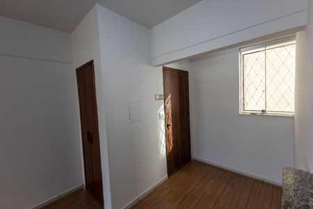 Sala 1 de apartamento para alugar com 2 quartos, 65m² em Santo Antônio, Belo Horizonte