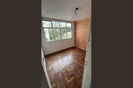 Quarto de apartamento para alugar com 3 quartos, 80m² em Botafogo, Rio de Janeiro
