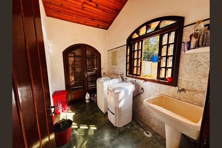 Lavanderia de casa à venda com 4 quartos, 500m² em Portal da Serra, Barueri