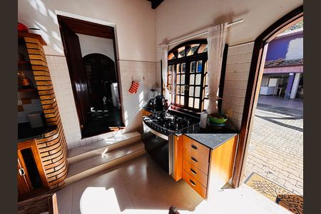 Casa à venda com 600m², 4 quartos e 6 vagas Casa à venda com 600m², 4 quartos e 6 vagasCozinha