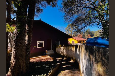 Fachada de casa à venda com 4 quartos, 500m² em Portal da Serra, Barueri