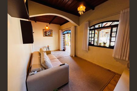 Sala de casa à venda com 4 quartos, 500m² em Portal da Serra, Barueri