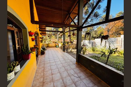Casa à venda com 600m², 4 quartos e 6 vagas Casa à venda com 600m², 4 quartos e 6 vagasÁrea