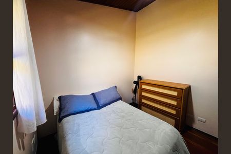 Casa à venda com 600m², 4 quartos e 6 vagas Casa à venda com 600m², 4 quartos e 6 vagasQuarto