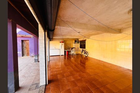 Casa à venda com 600m², 4 quartos e 6 vagas Casa à venda com 600m², 4 quartos e 6 vagasGaragem