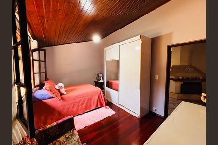 Casa à venda com 600m², 4 quartos e 6 vagas Casa à venda com 600m², 4 quartos e 6 vagasSuíte 1