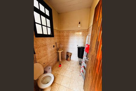 Casa à venda com 600m², 4 quartos e 6 vagas Casa à venda com 600m², 4 quartos e 6 vagasLavabo
