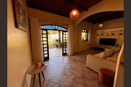 Sala de casa à venda com 4 quartos, 500m² em Portal da Serra, Barueri