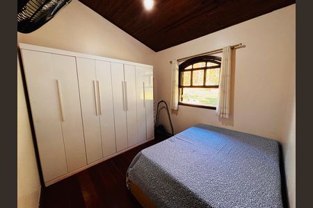 Casa à venda com 600m², 4 quartos e 6 vagas Casa à venda com 600m², 4 quartos e 6 vagasQuarto