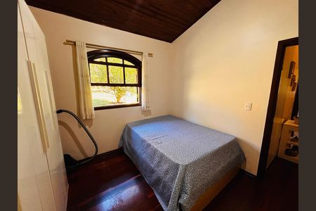 Casa à venda com 600m², 4 quartos e 6 vagas Casa à venda com 600m², 4 quartos e 6 vagasQuarto