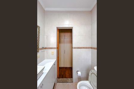 Casa para alugar com 150m², 3 quartos e 2 vagasBanheiro da Suíte