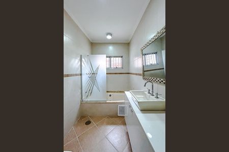 Casa para alugar com 150m², 3 quartos e 2 vagasBanheiro da Suíte