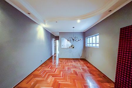 Casa para alugar com 150m², 3 quartos e 2 vagasSala