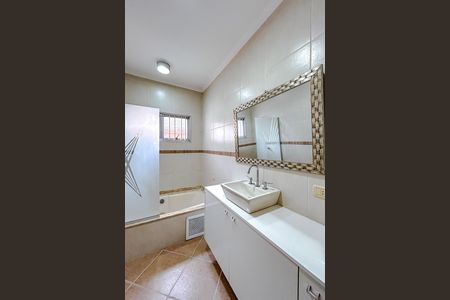 Casa para alugar com 150m², 3 quartos e 2 vagasBanheiro da Suíte