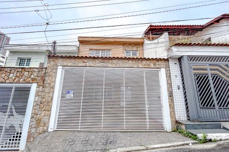 Casa para alugar com 150m², 3 quartos e 2 vagasFachada com Plaquinha
