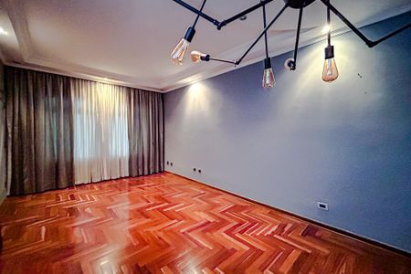 Casa para alugar com 150m², 3 quartos e 2 vagasSala