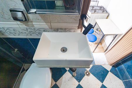 Detalhe - Banheiro de casa para alugar com 1 quarto, 20m² em Cambuci, São Paulo