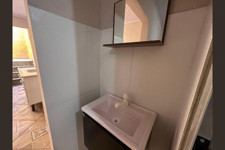 Casa para alugar com 45m², 1 quarto e sem vaga Casa para alugar com 45m², 1 quarto e sem vagaBanheiro
