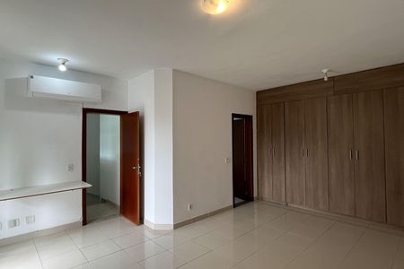 Casa para alugar com 166m², 3 quartos e 4 vagas Casa para alugar com 166m², 3 quartos e 4 vagasSuite