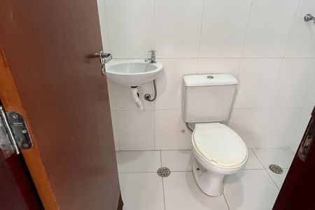 Casa para alugar com 166m², 3 quartos e 4 vagas Casa para alugar com 166m², 3 quartos e 4 vagasBanheiro de Serviço