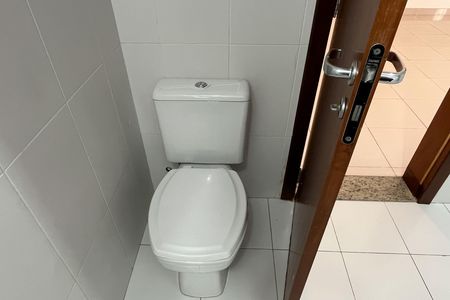 Casa para alugar com 166m², 3 quartos e 4 vagas Casa para alugar com 166m², 3 quartos e 4 vagasBanheiro da Suite