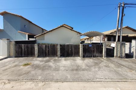 Fachada de casa para alugar com 2 quartos, 70m² em Parque Nanci, Maricá